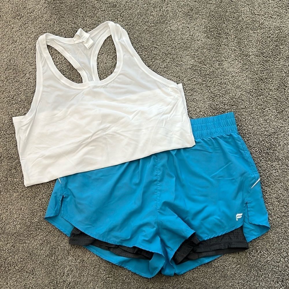 Fabletics Athletic Set - Picture 4 of 6